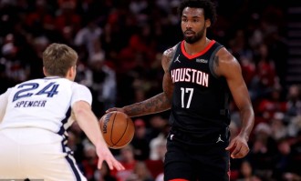 曝火箭不会送走伊森 新秀合同今夏即将到期