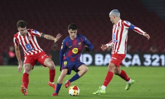 西甲争冠关键战役：巴塞罗那与皇家马德里迎来决定性周末