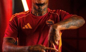 韦斯利：希望在罗马夺欧联杯&amp;amp;晋级欧冠，我能适应四后卫和三后卫