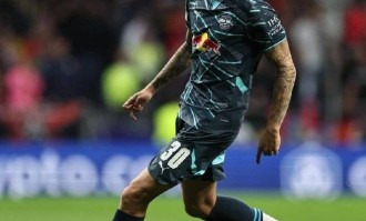 纽卡升级报价，9000万狂砸曼联猎物：22岁莱比锡射手面临抉择